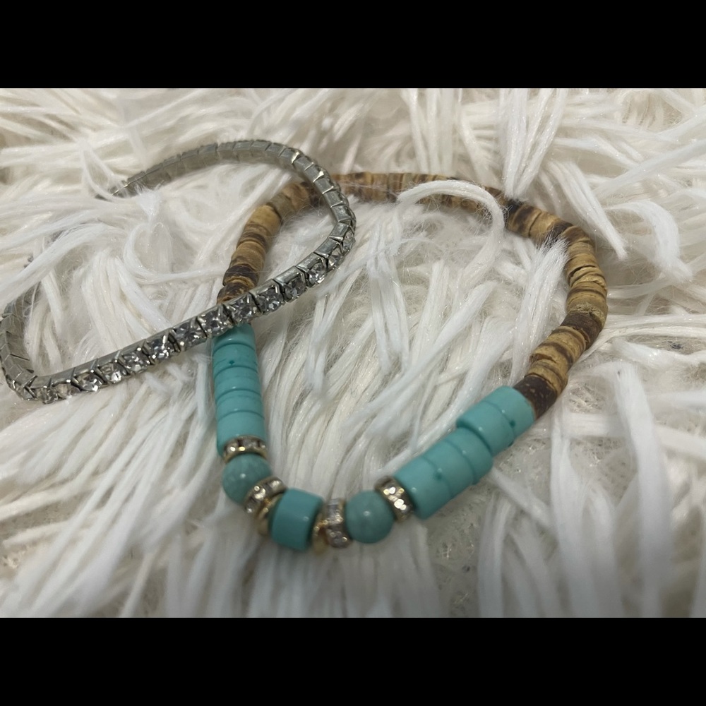 1 black gem necklace, 2 bracelets